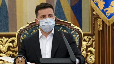 Zelenskyy speeds up corruption crackdown, one oligarch at a time